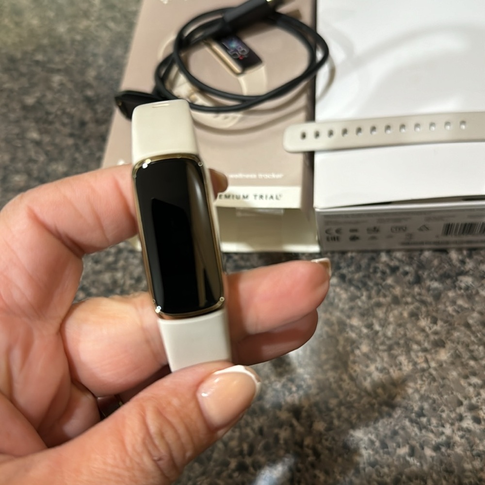 Fitbit Luxe Fitness + Wellness Tracker Stainless Steel used like new